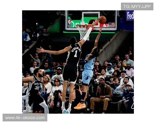 马刺尼克斯决赛对峙，文班亚马末节15分统治攻防