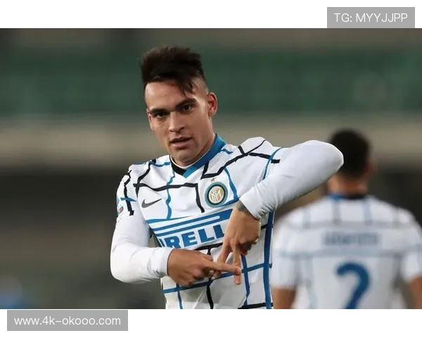 “国米角球战术多次造险,劳塔罗头球破门瞬间” “国米角球战术多次造险,劳塔罗头球破门瞬间”